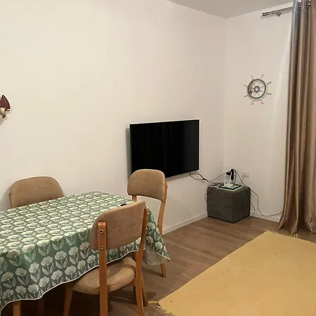 Azur Apartament *