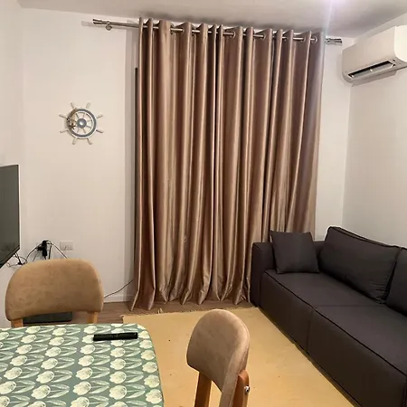 Azur Apartament Apartment *
